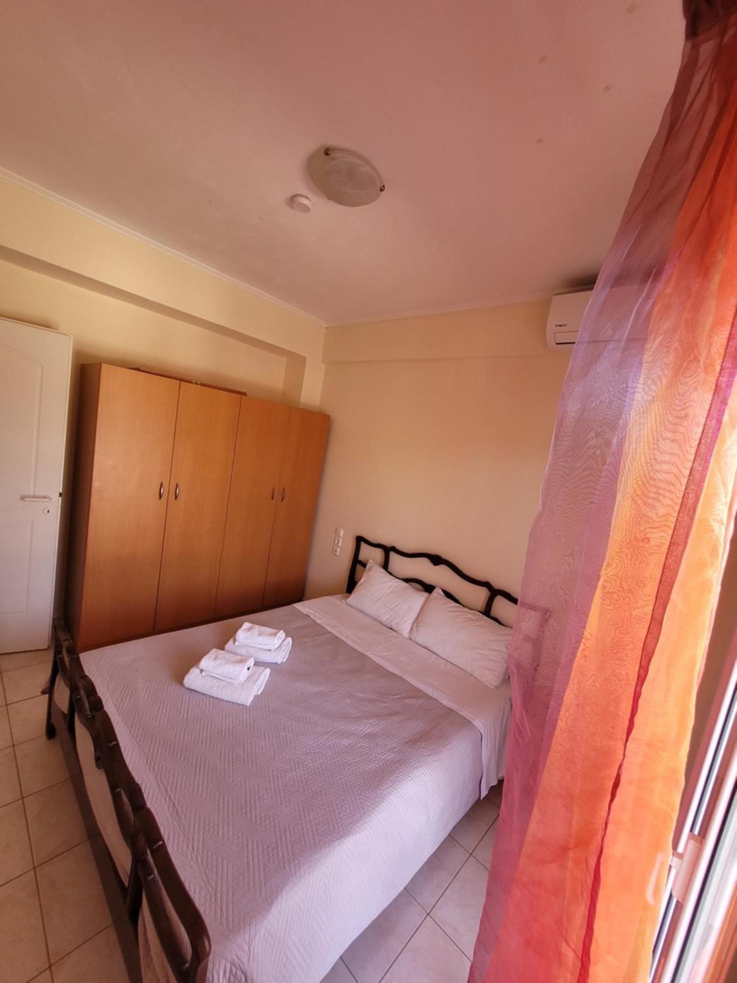 Ostria Seaside Apartments Patras Ngoại thất bức ảnh