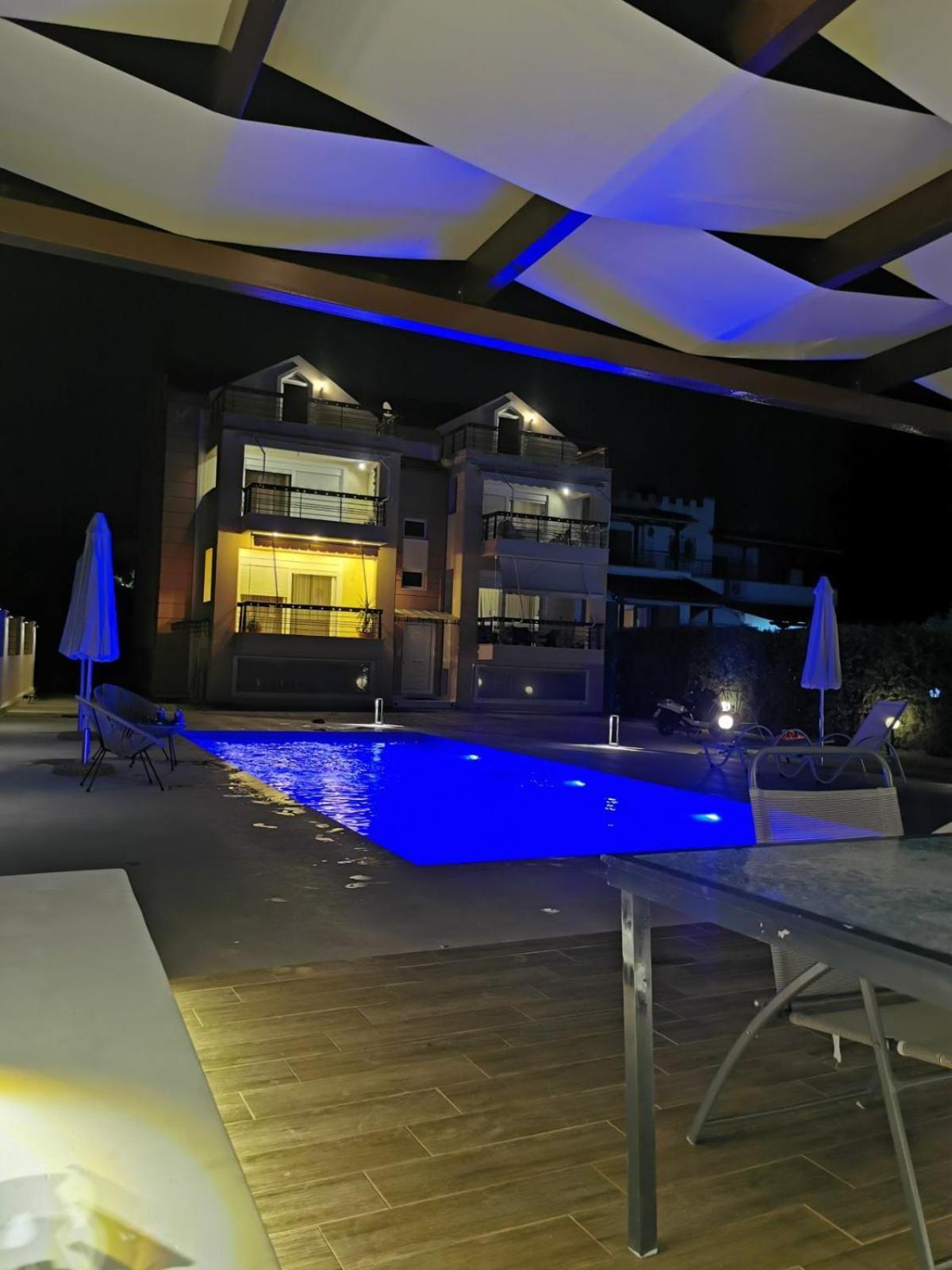 Ostria Seaside Apartments Patras Ngoại thất bức ảnh